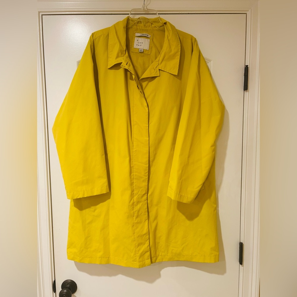 Women’s Yellow Rain jacket
Target- A New Day
Size: Large